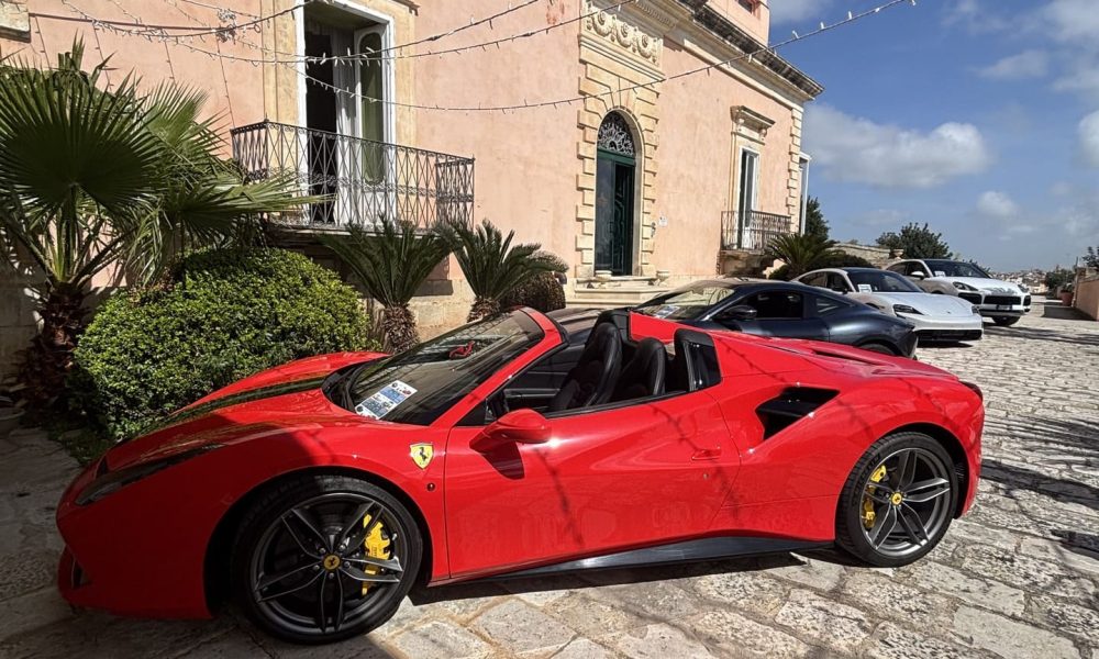 Deluxe rent catania noleggio deluxe catania noleggio auto catania noleggio auto di lusso catania Noleggio ferrari matrimonio noleggo porsche matrimonio noleggio auto di lusso noleggio supercar catania noleggio auto di lusso catania Ferrari Roma - Noleggio auto di lusso Catania Noleggio Ferrari Catania (6)